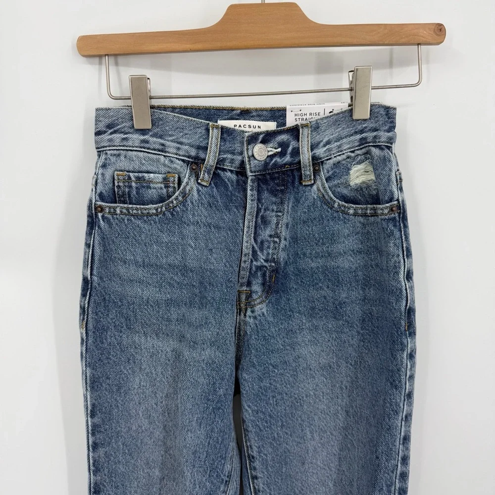 PacSun questions leave